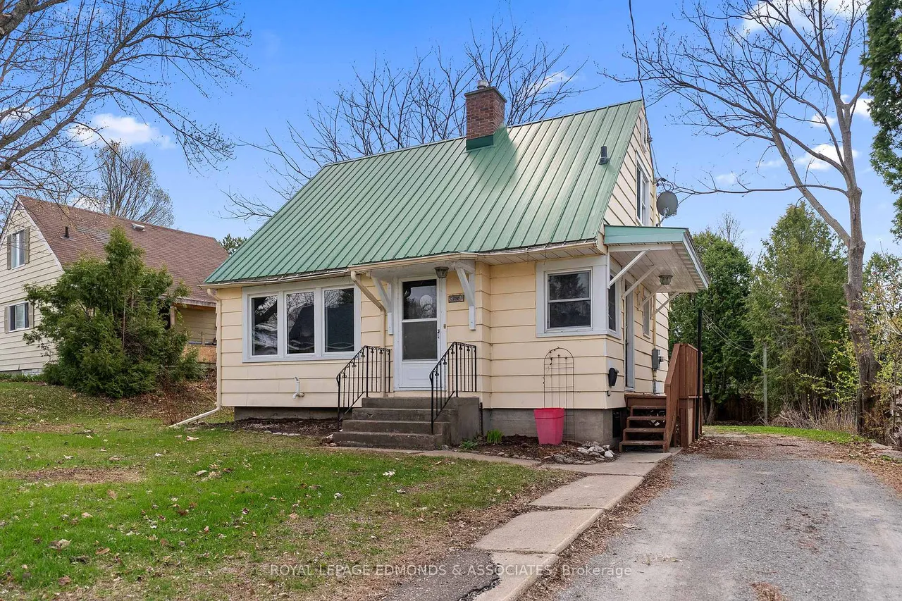286 Chamberlain Street, Pembroke, ON K8A 2M5