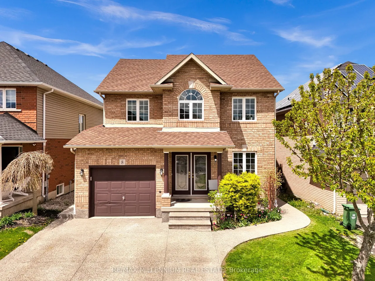 8 Bates Avenue, Hamilton, ON L0R 1P0