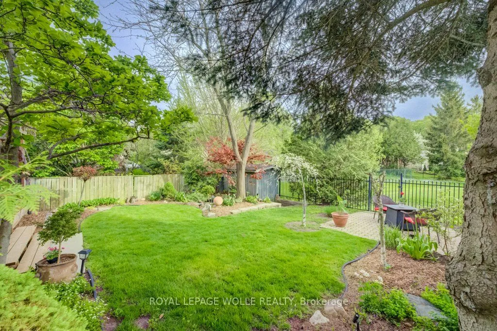 106 Parkland Crescent, Waterloo, ON N2N 1S4