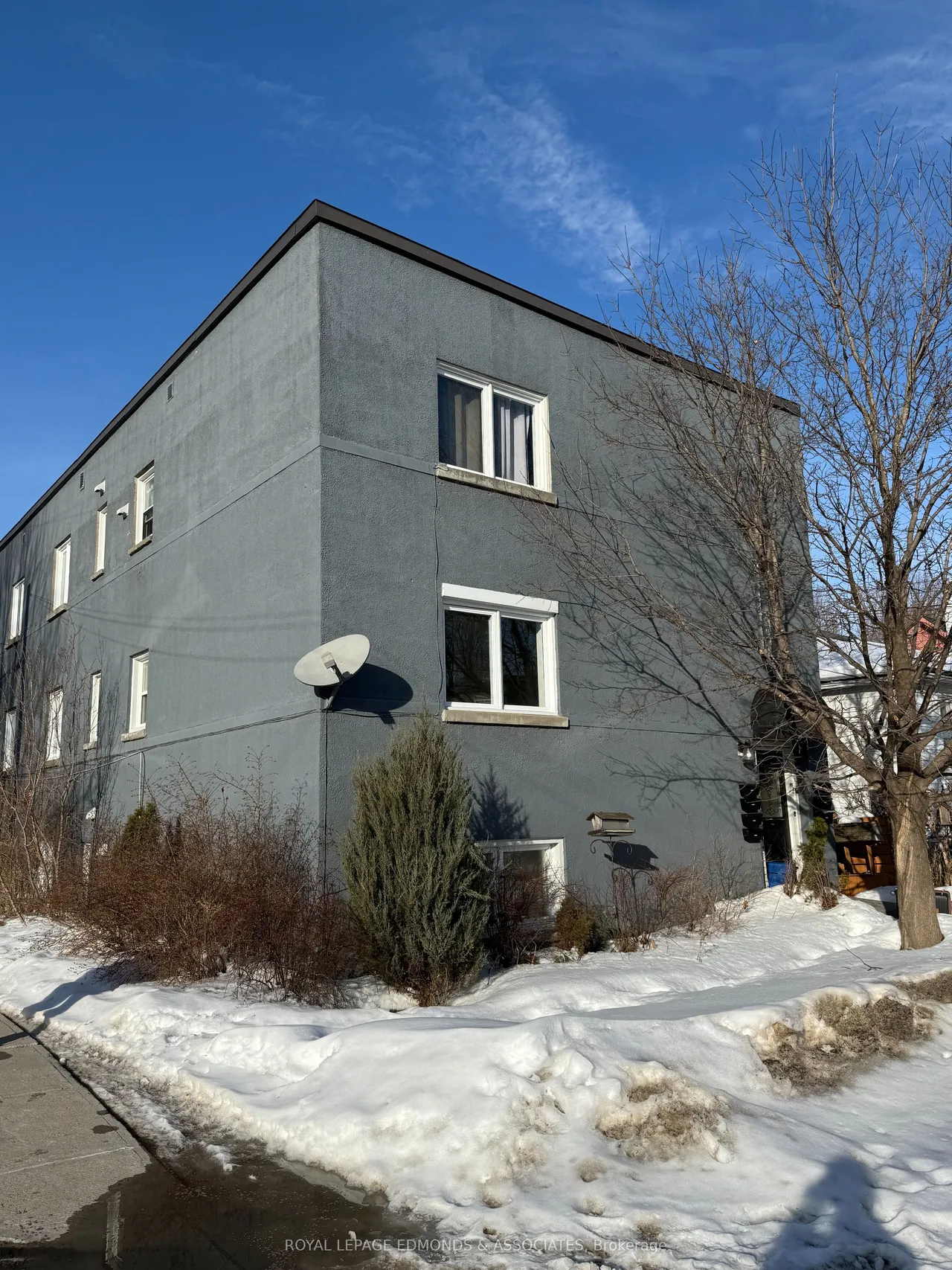 329 Richelieu Avenue, Vanier and Kingsview Park, ON K1L 6J7