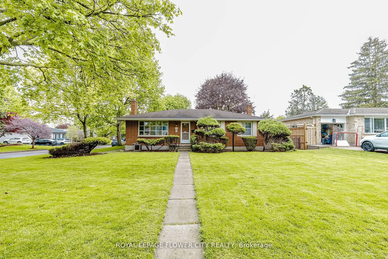 15 Cumberland Crescent, London, ON N5X 1B7
