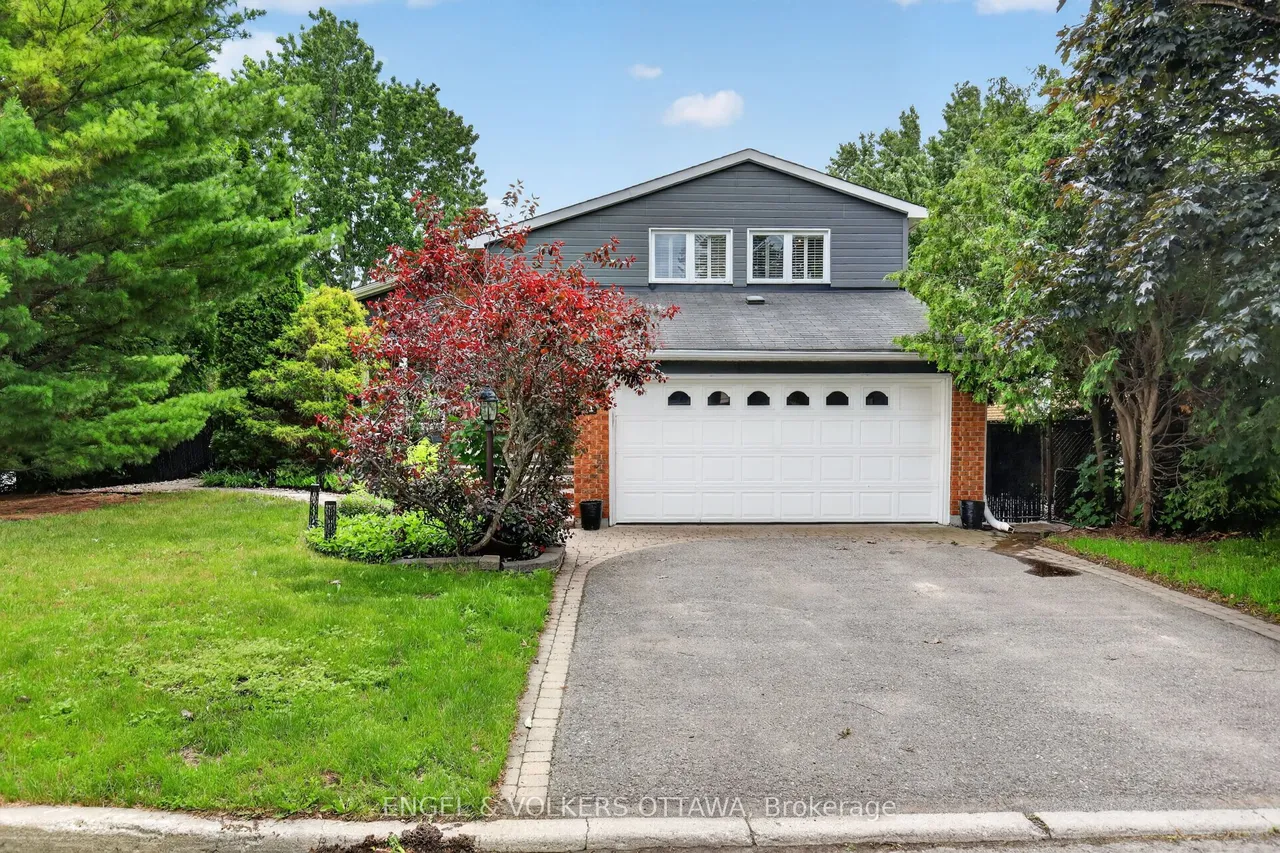 1 Blueridge Court, Barrhaven, ON K2J 2J3