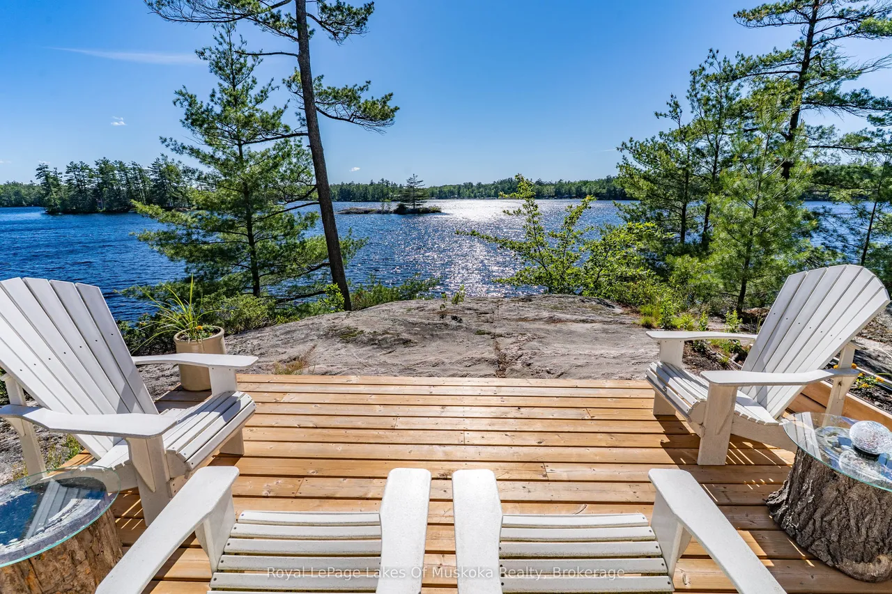 1 Island 9KL (1 Chief Island) N/A, Gravenhurst, ON P0E 1G0